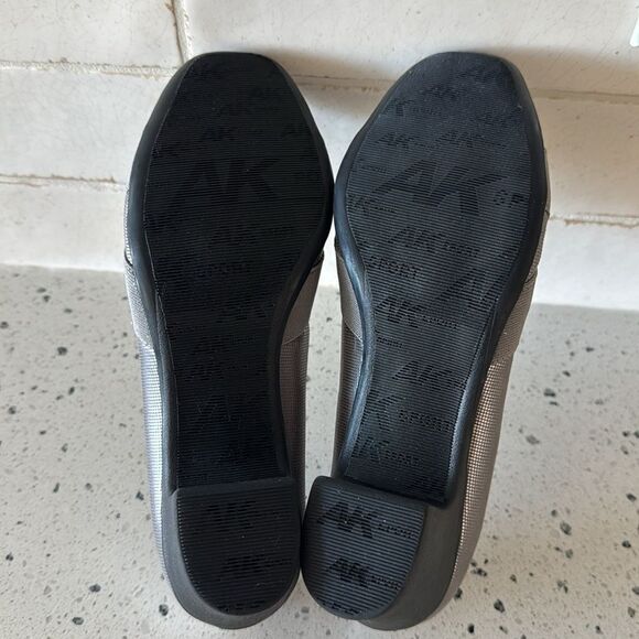 Anne Klein AK Sport Violetta Gray Coated Textile Block Heel Pumps Shoes Size 8M - Picture 8 of 12
